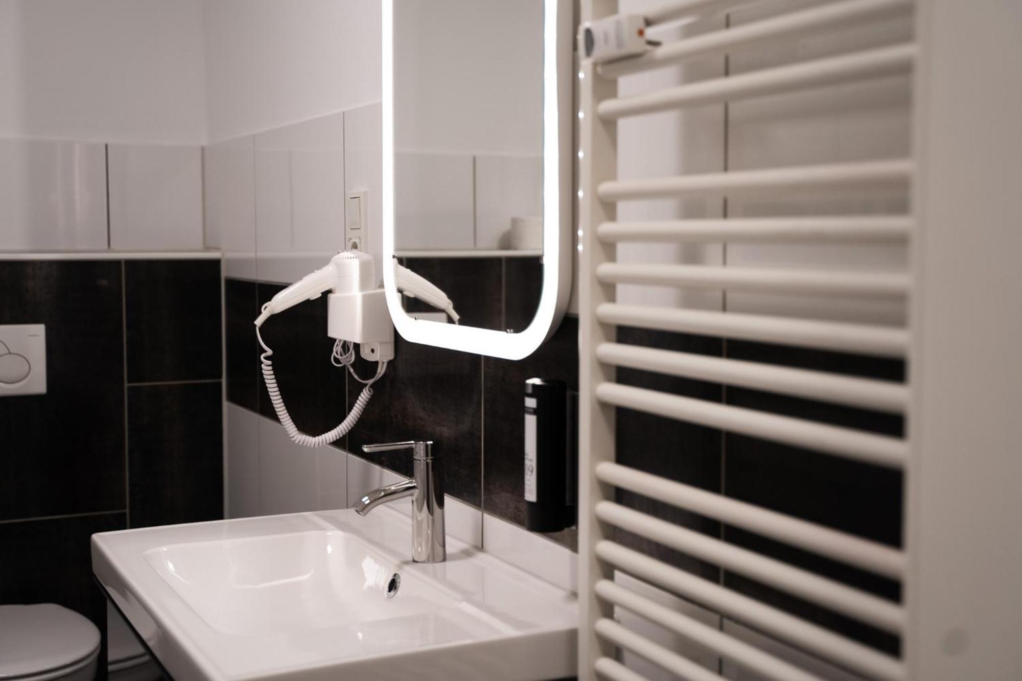 Ferienwohnungen Im Stadtzentrum -Junik Apartments 克雷费尔德 外观 照片